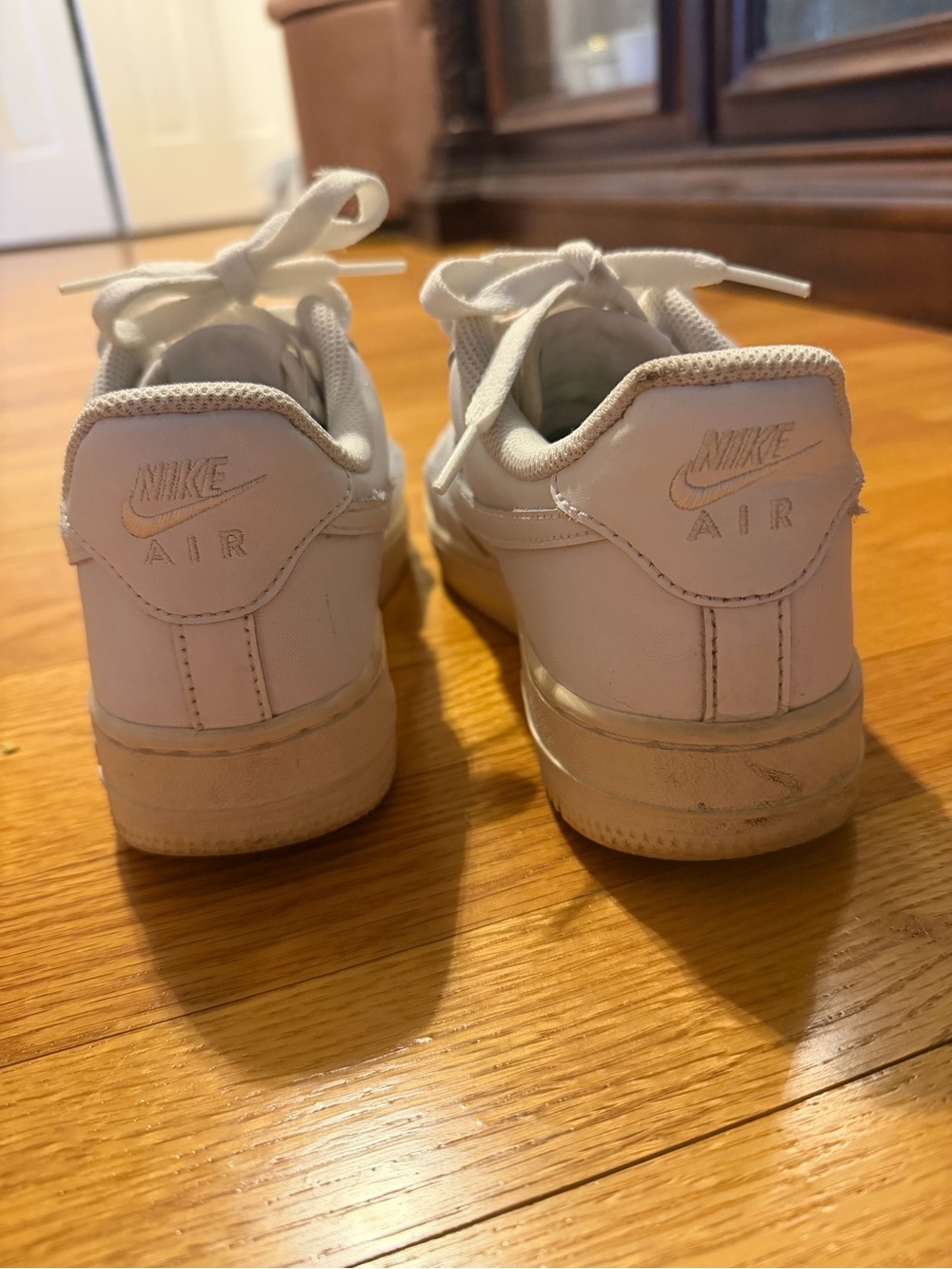 Nike White Low-Top Sneakers - Picture 3 of 6